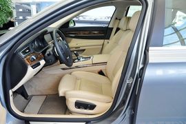2013款宝马740Li豪华型