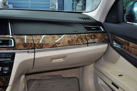 2013款宝马740Li豪华型