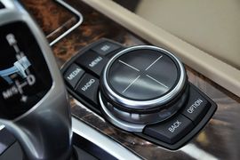 2013款宝马740Li豪华型