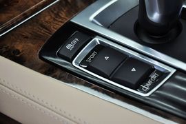 2013款宝马740Li豪华型