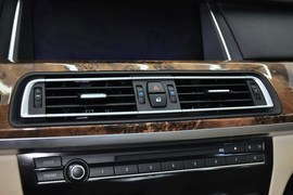 2013款宝马740Li豪华型