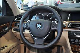 2013款宝马740Li豪华型