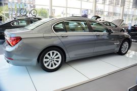 2013款宝马740Li豪华型