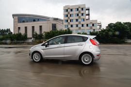 2014款福特嘉年华两厢1.0