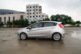 2014款福特嘉年华两厢1.0