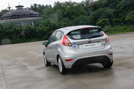 2014款福特嘉年华两厢1.0