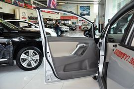 2014款丰田逸致180G豪华多功能版
