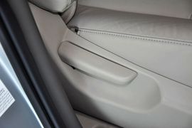 2014款丰田逸致180G豪华多功能版