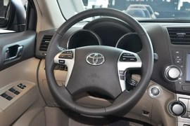 2013款丰田汉兰达2.7L两驱探索版(7座)