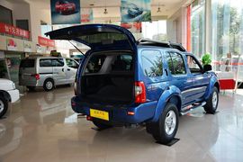 2013款郑州日产帕拉丁2.4L手动豪华型