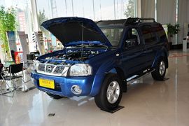 2013款郑州日产帕拉丁2.4L手动豪华型