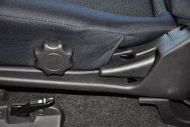 2013款郑州日产帕拉丁2.4L手动豪华型