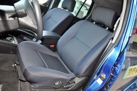 2013款郑州日产帕拉丁2.4L手动豪华型