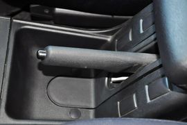 2013款郑州日产帕拉丁2.4L手动豪华型