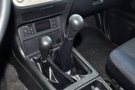 2013款郑州日产帕拉丁2.4L手动豪华型