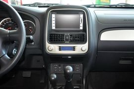 2013款郑州日产帕拉丁2.4L手动豪华型