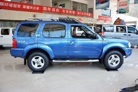 2013款郑州日产帕拉丁2.4L手动豪华型