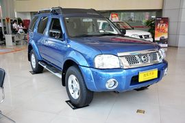 2013款郑州日产帕拉丁2.4L手动豪华型
