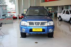 2013款郑州日产帕拉丁2.4L手动豪华型