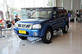 2013款郑州日产帕拉丁2.4L手动豪华型
