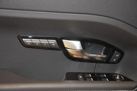 2014款路虎揽胜极光2.0T
