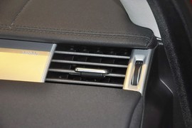 2014款路虎揽胜极光2.0T