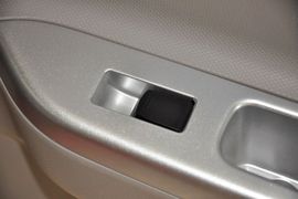 2012款长安悦翔V3