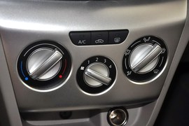 2012款长安悦翔V3