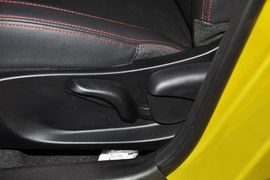 2014款吉利新帝豪两厢