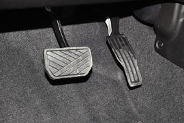 2014款吉利新帝豪两厢