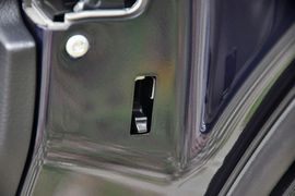 2015款奔驰E260L豪华型