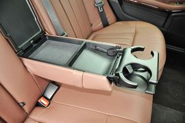2015款奔驰E260L豪华型