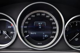 2015款奔驰E260L豪华型