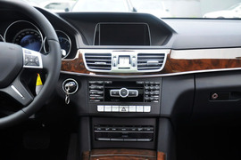 2015款奔驰E260L豪华型