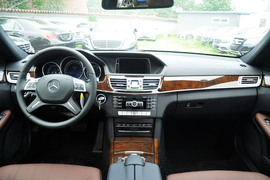 2015款奔驰E260L豪华型