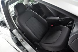 2013款大众捷达1.6L自动舒适型