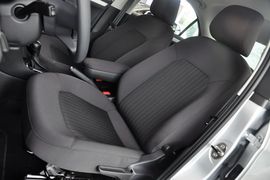 2013款大众捷达1.6L自动舒适型