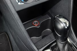 2013款大众捷达1.6L自动舒适型