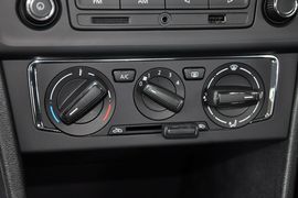 2013款大众捷达1.6L自动舒适型