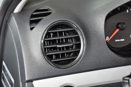 2013款大众捷达1.6L自动舒适型