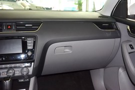 2015款斯柯达明锐1.4T