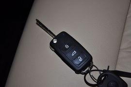 2013款大众途安1.4T自动舒适版5座
