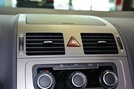 2013款大众途安1.4T自动舒适版5座