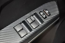 2013款丰田RAV4