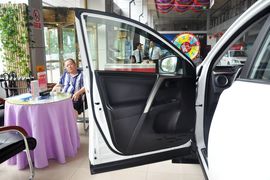 2013款丰田RAV4