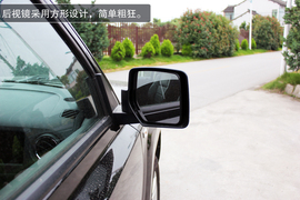 Jeep自由客试驾图解