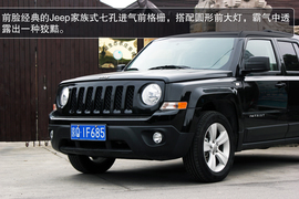 Jeep自由客试驾图解