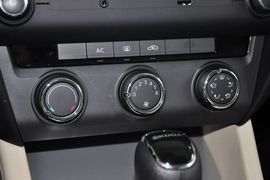 2015款斯柯达明锐1.6L自动逸杰版