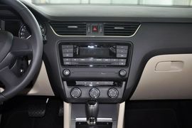 2015款斯柯达明锐1.6L自动逸杰版