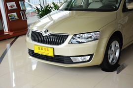 2015款斯柯达明锐1.6L自动逸杰版